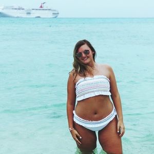 Meet your Posher, Molly grayson